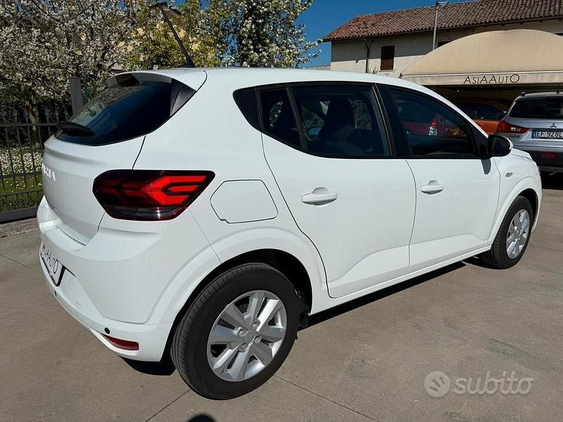 Usata Dacia Sandero Comfort 101 CV (74 kW) 2023 Bianco Berlina