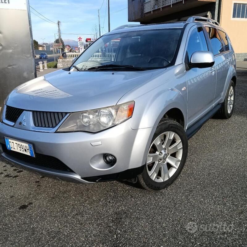 Usata Mitsubishi Outlander 177 CV (130 kW) 2010 Grigio SUV