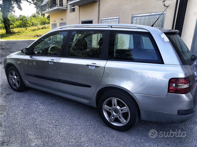 Usata Fiat Stilo 120 CV (88 kW) 2006 Grigio Station wagon