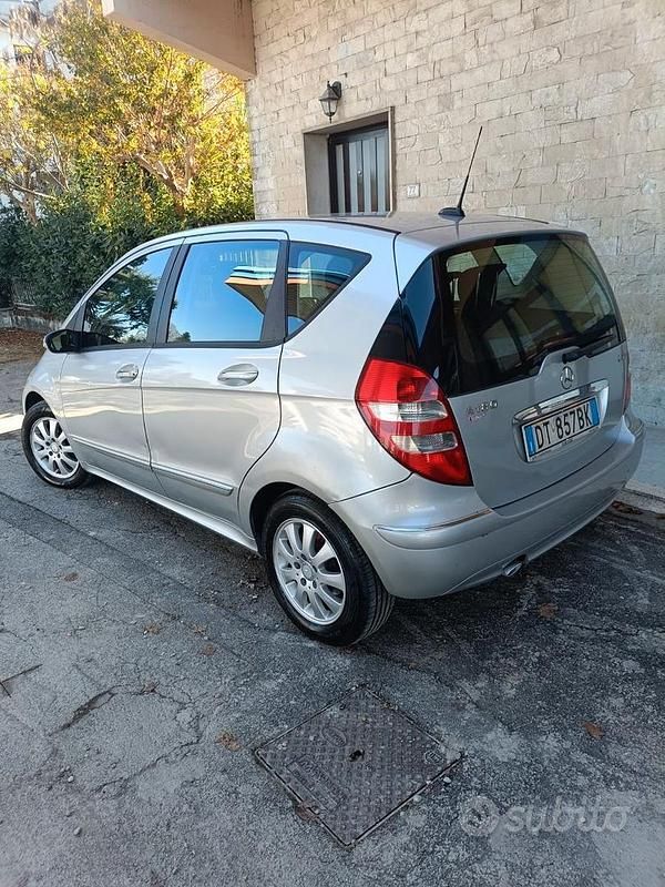 Usata Mercedes 180 2008 Grigio Berlina