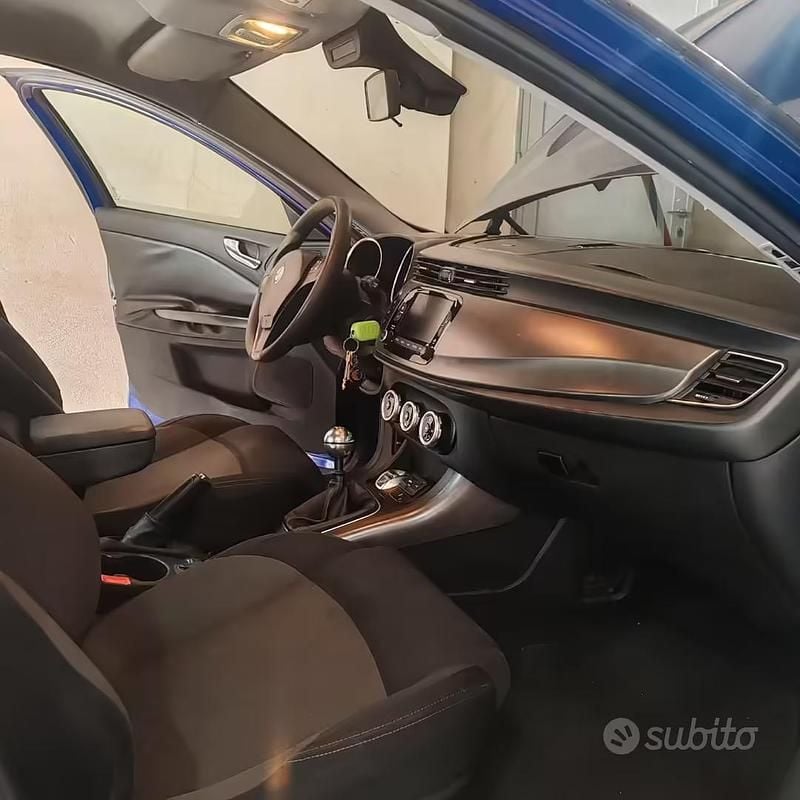 Usata Alfa Romeo Giulietta 105 CV (77 kW) 2015 Blu Utilitaria