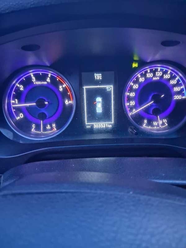 Usata Toyota HiLux Executive 150 CV (110 kW) 2016 Bianco Pick-up