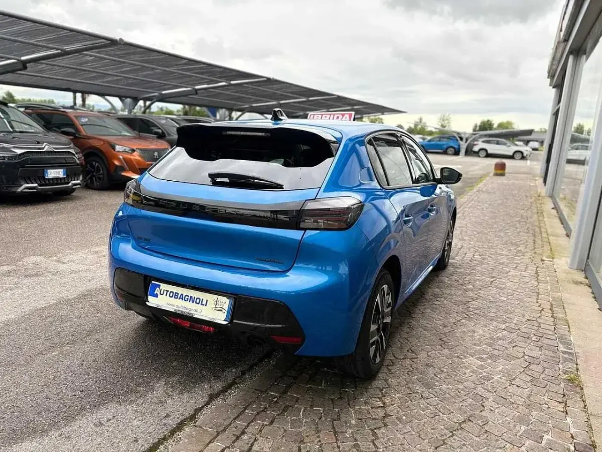 Usata Peugeot 208 Allure 101 CV (74 kW) 2025 Blu Utilitaria