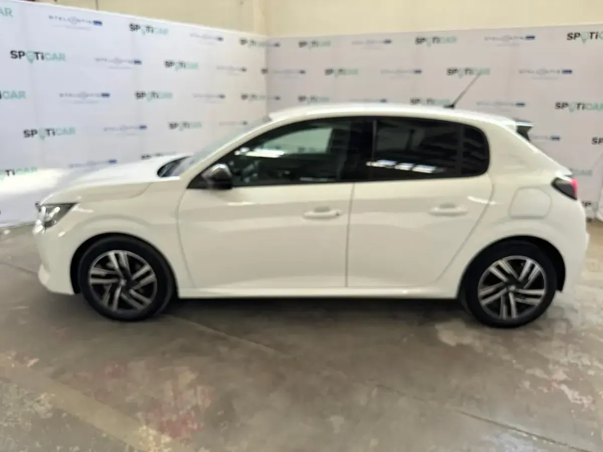 Usata Peugeot 208 Allure 101 CV (74 kW) 2023 Bianco Utilitaria