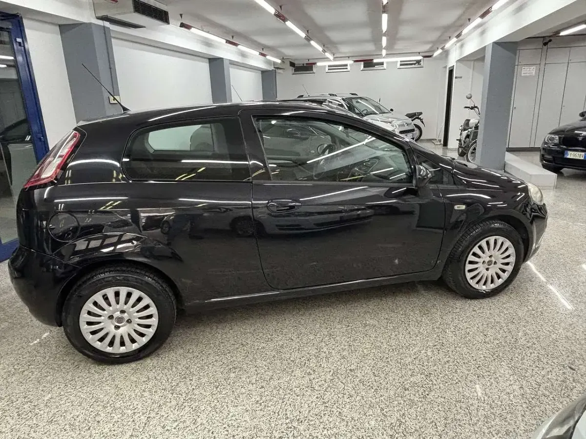 Usata Fiat Punto Evo Dynamic 90 CV (66 kW) 2010 Nero Utilitaria