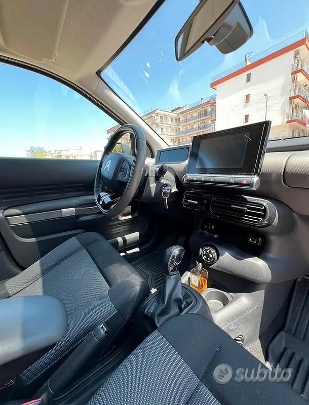 Usata Citroën C4 110 CV (80 kW) 2016 Grigio SUV