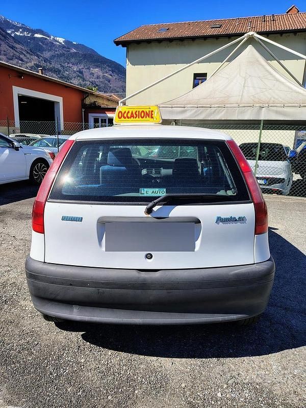 Usata Fiat Punto 54 CV (39 kW) 1998 Bianco Utilitaria