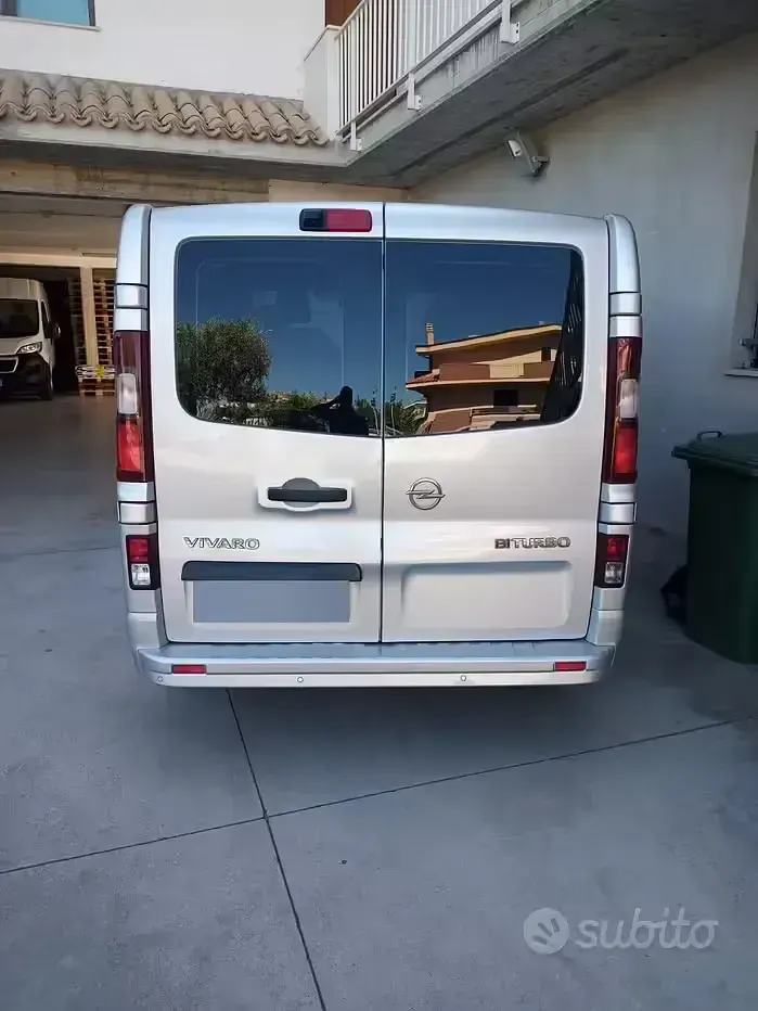 Usata Opel Vivaro 125 CV (91 kW) 2017 Grigio Monovolume