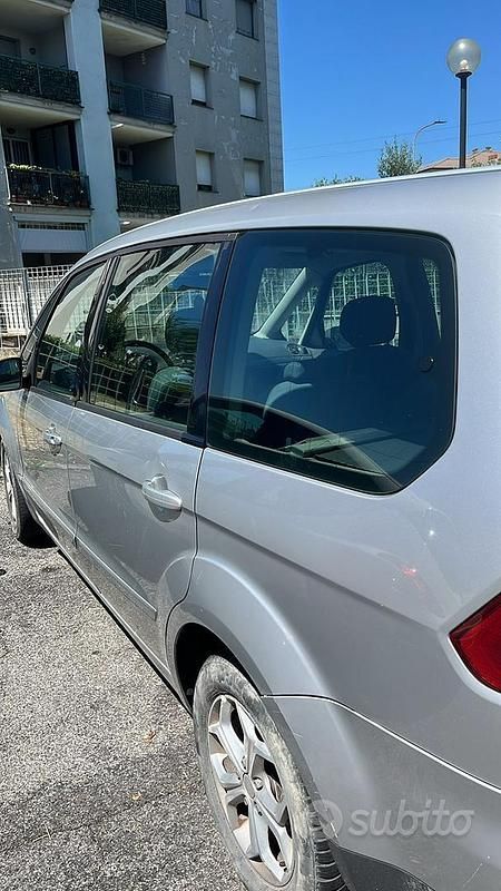 Usata Ford Galaxy 140 CV (102 kW) 2008 Grigio Monovolume