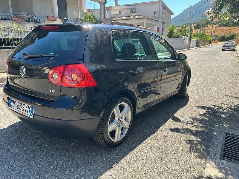 Usata VW Golf V Sportline 105 CV (77 kW) 2007 Nero Berlina