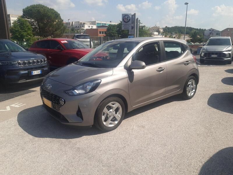 Bianco Usata 2023 Hyundai i10 Due volumi | 13.500 € (Buon prezzo) - Immagine 1/3