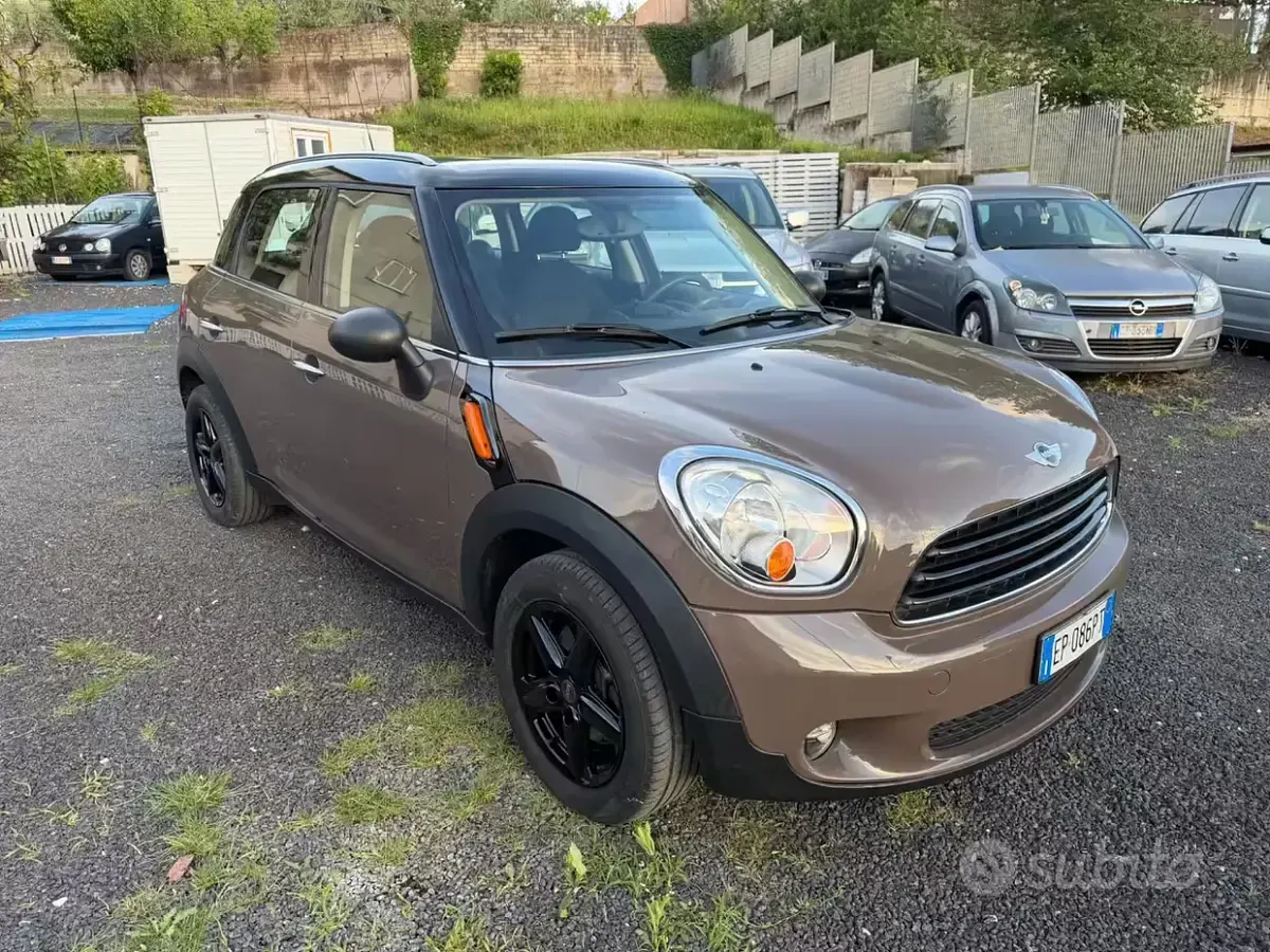 Usata Mini One Countryman 98 CV (72 kW) 2013 Marrone SUV