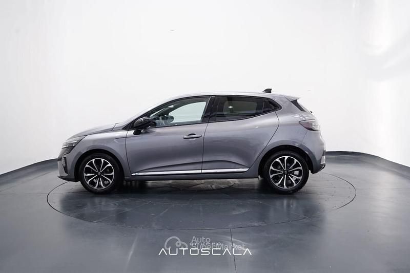 Usata Renault Clio V Techno 91 CV (66 kW) 2024 Grigio Berlina