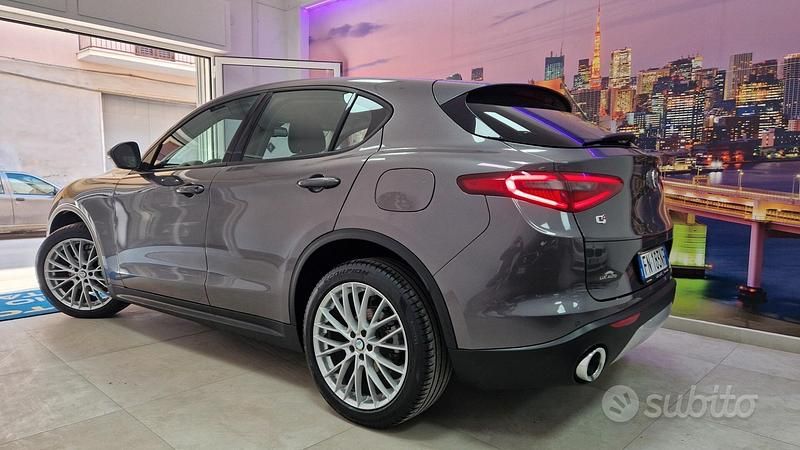 Usata Alfa Romeo Stelvio Executive 210 CV (154 kW) 2018 Grigio SUV