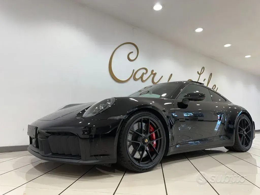Second-hand Porsche 911 541 CP (397 kW) 2025 Negru Coupe
