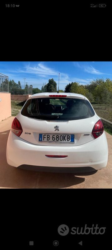 Usata Peugeot 208 75 CV (55 kW) 2015 Utilitaria