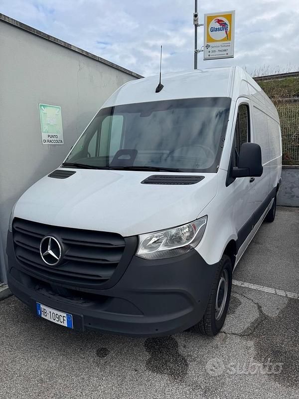 Usata Mercedes Sprinter 169 CV (124 kW) 2024 Bianco Furgone