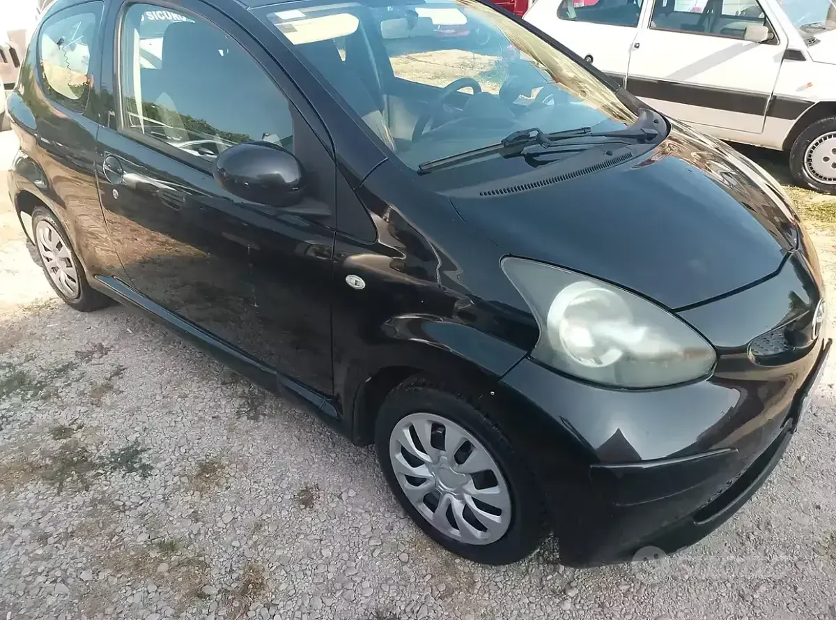 Usata Toyota Aygo Sol 68 CV (50 kW) 2007 Utilitaria