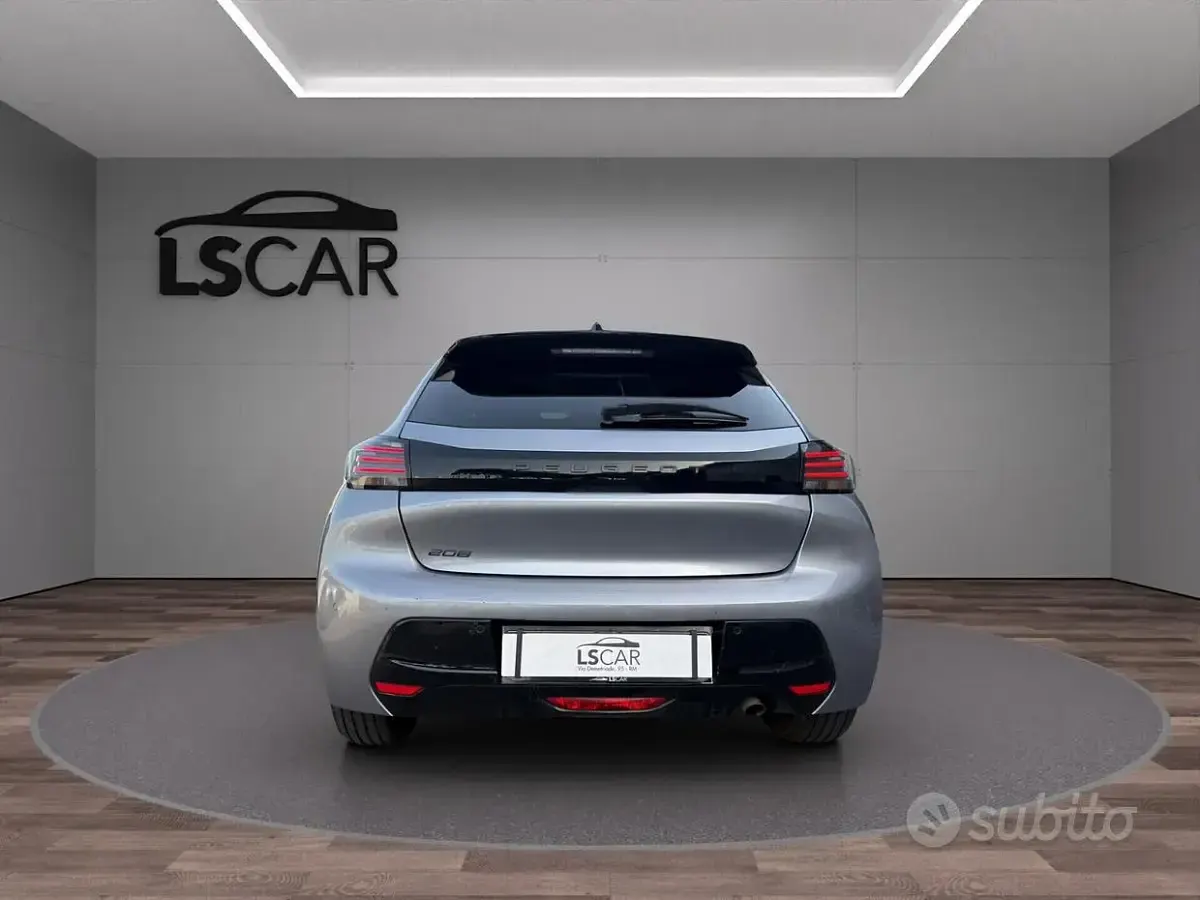 Usata Peugeot 208 Allure 101 CV (74 kW) 2025 Grigio Utilitaria