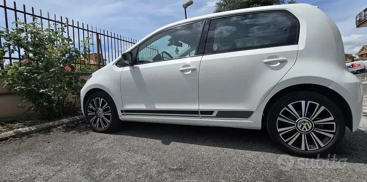 Usata VW up! high up! 75 CV (55 kW) 2019 Bianco Utilitaria