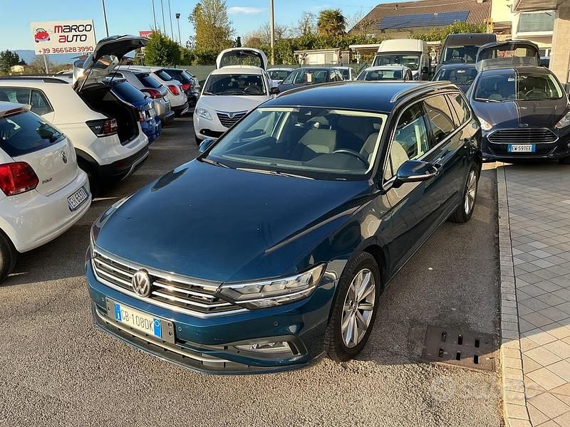 Usata VW Passat Executive 150 CV (110 kW) 2020 Blu Station wagon