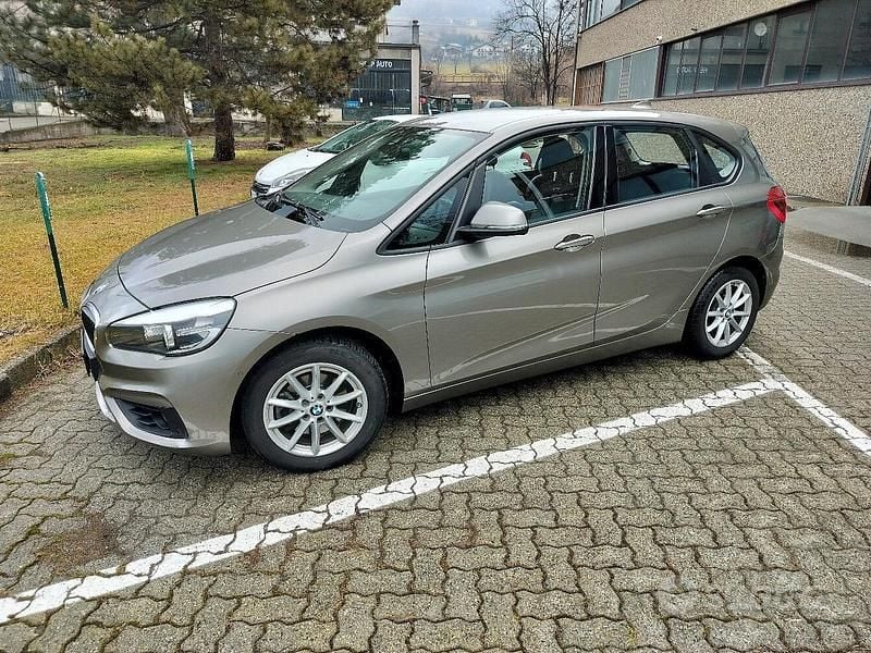 Marrone Usata 2014 BMW 218 Station wagon | 8500 € - Immagine 1/3