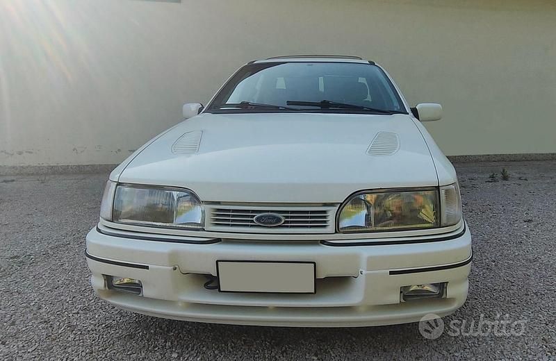 Bianco Usata 1991 Ford Sierra Tre volumi | 6000 € - Immagine 1/4