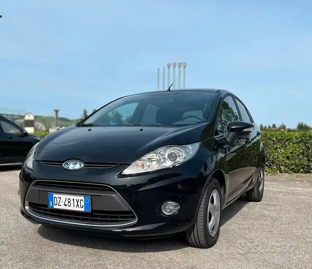 Usata Ford Fiesta 97 CV (71 kW) 2009 Nero Berlina