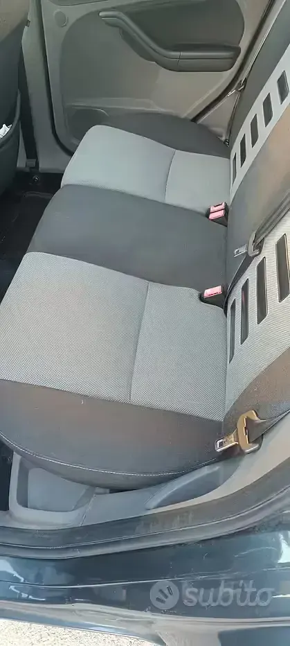 Usata Ford Focus 90 CV (66 kW) 2009 Grigio Berlina