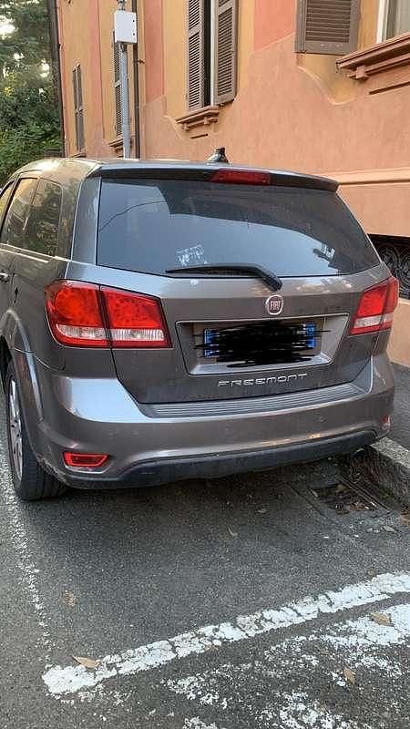 Usata Fiat Freemont Lounge 140 CV (102 kW) 2011 Grigio SUV