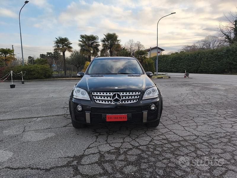 Käytetty Mercedes ML320 224 HP (164 kW) 2008 Musta Katumaasturi