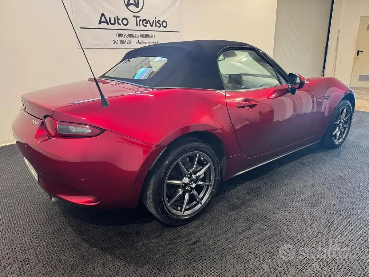 Usata Mazda MX5 Exceed 132 CV (97 kW) 2021 Rosso Cabrio