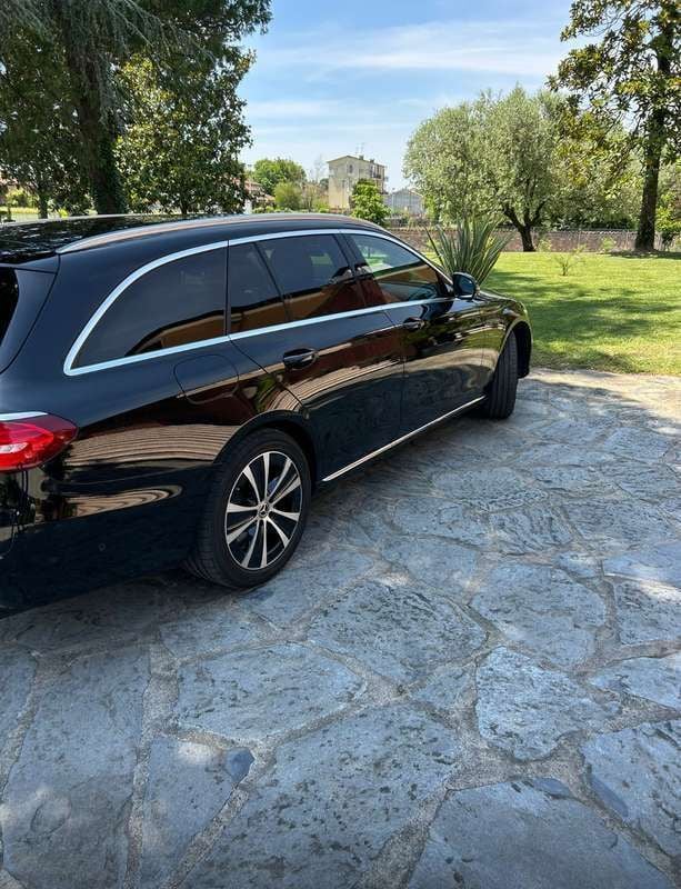 Usata Mercedes E300 Premium Plus 194 CV (142 kW) 2019 Nero Station wagon