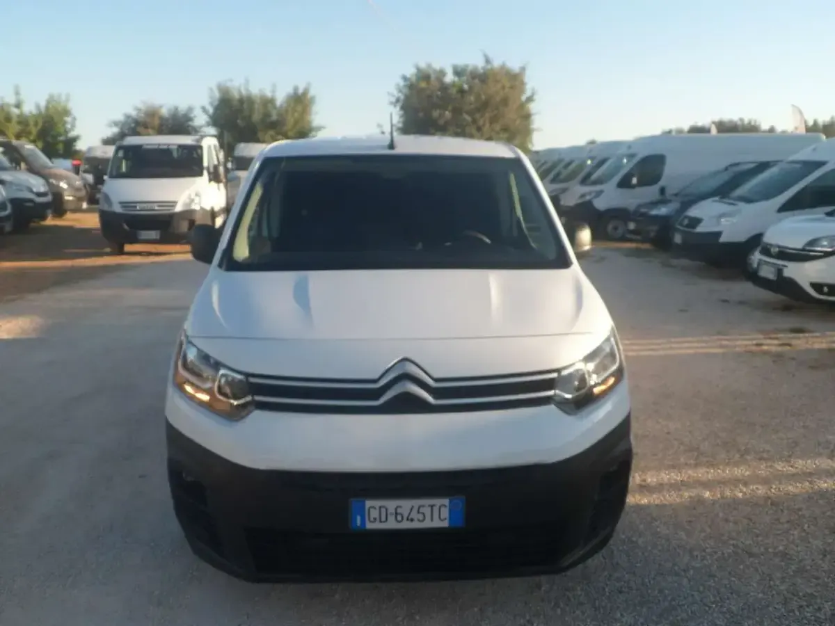 Usata Citroën Berlingo 101 CV (74 kW) 2021 Bianco Monovolume