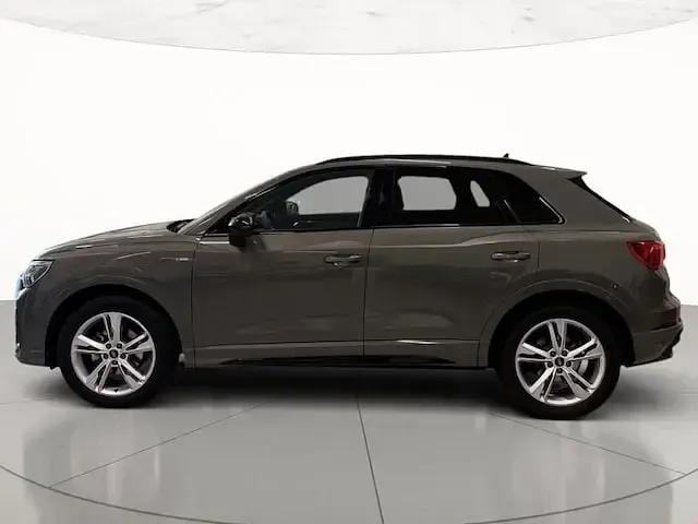 Usata Audi Q3 S-Line 150 CV (110 kW) 2025 Grigio chronos metallizzato SUV