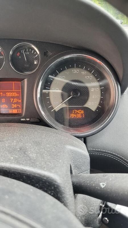 Usata Peugeot RCZ 163 CV (119 kW) 2011 Bianco Coupé