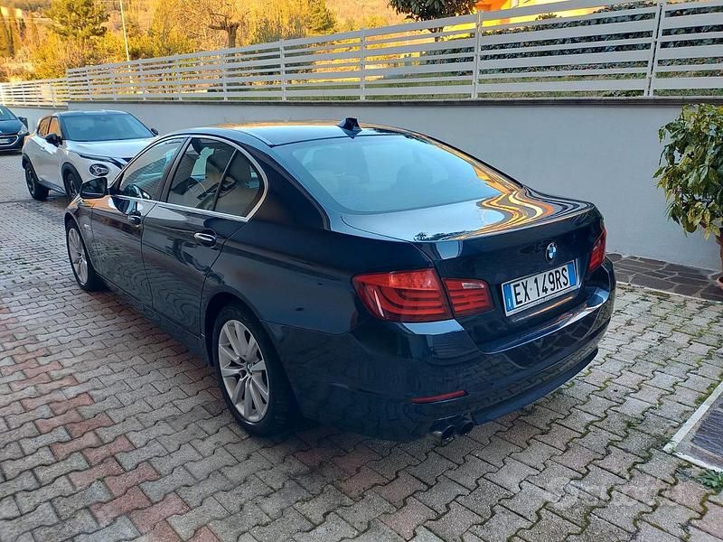 Usata BMW 520 184 CV (135 kW) 2011 Blu Berlina