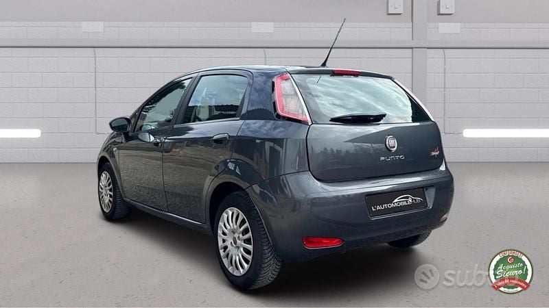 Usata Fiat Punto Street 69 CV (50 kW) 2014 Grigio Utilitaria