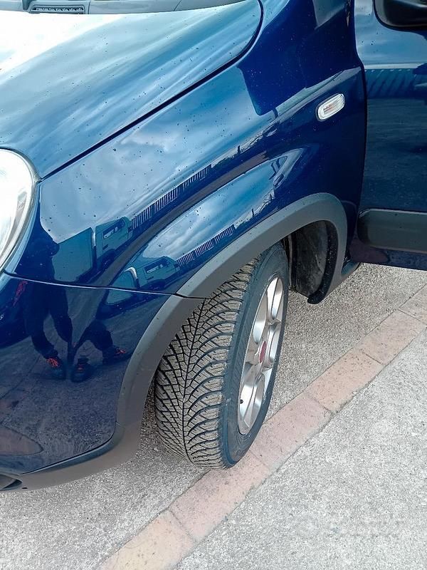 Usata Fiat Panda 4x4 75 CV (55 kW) 2014 Blu Utilitaria