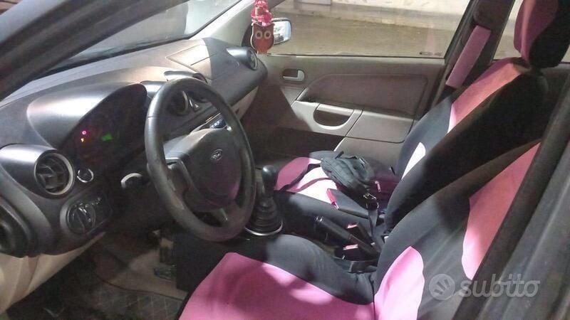 Usata Ford Fiesta 73 CV (53 kW) 2005 Utilitaria