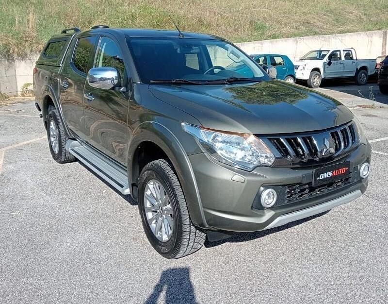Grigio scuro Usata 2019 Mitsubishi L200 Intense Pick-up | 25.000 € (Cara) - Immagine 1/4