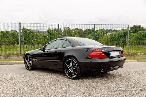 Usata Mercedes SL500 326 CV (239 kW) 2002 Nero Cabrio
