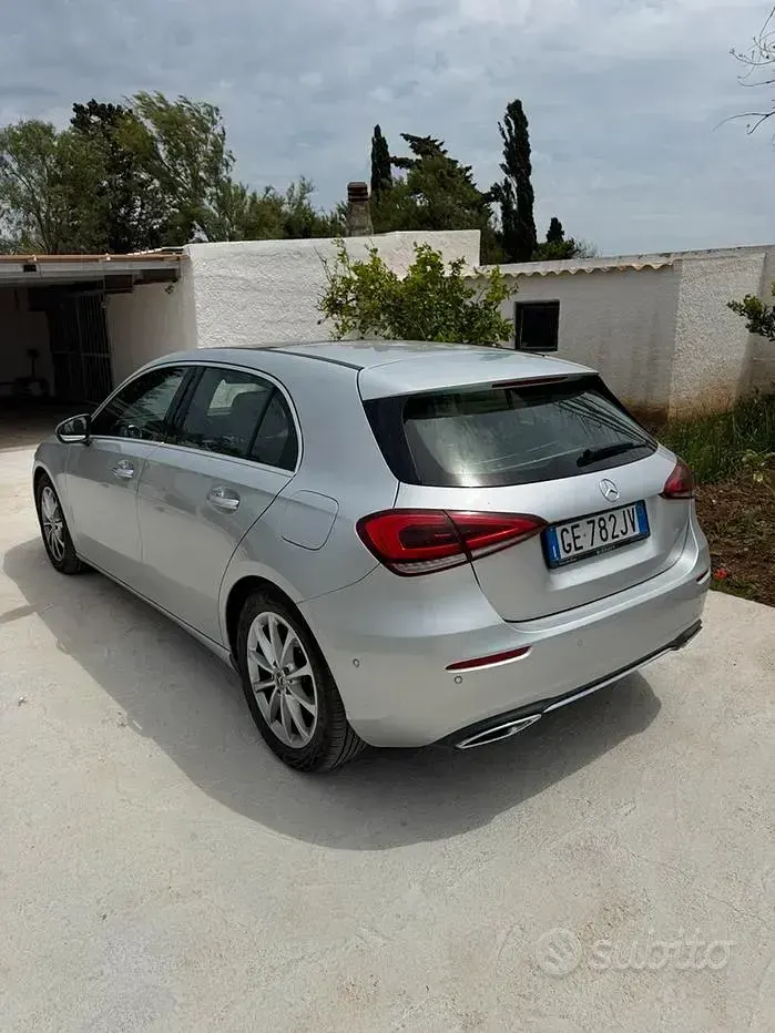 Usata Mercedes 180 116 CV (85 kW) 2021 Grigio Berlina