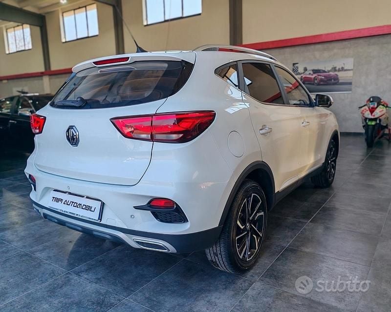 Usata MG ZS Luxury 106 CV (77 kW) 2024 Bianco SUV