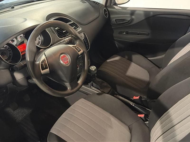 Usata Fiat Punto Street 69 CV (50 kW) 2018 Argento Utilitaria