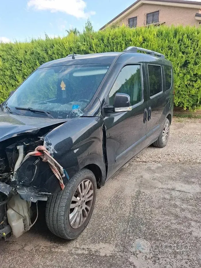 Usata Fiat Doblò 120 CV (88 kW) 2010 Monovolume