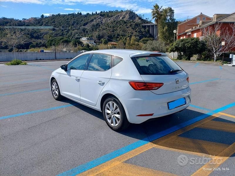 Usata Seat Leon 115 CV (84 kW) 2019 Bianco Berlina