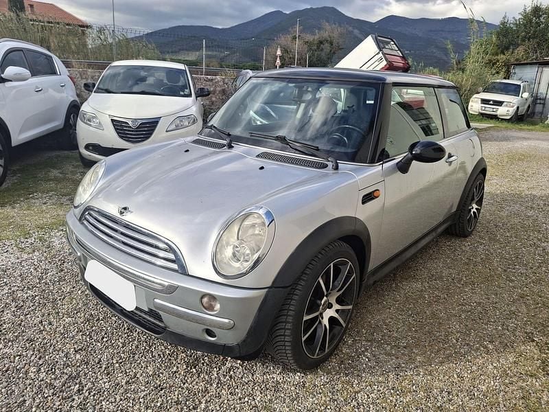 Usata Mini ONE 75 CV (55 kW) 2005 Argento Utilitaria