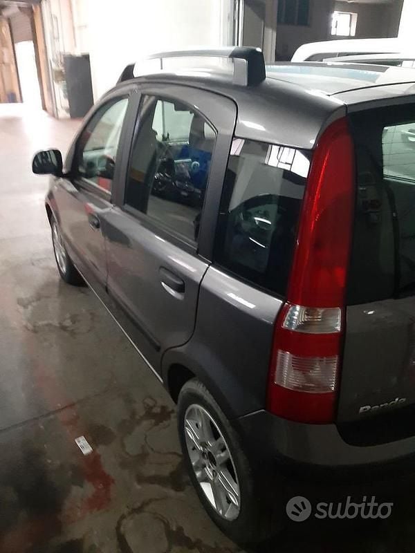 Usata Fiat Panda Emotion 75 CV (55 kW) 2011 Grigio Utilitaria
