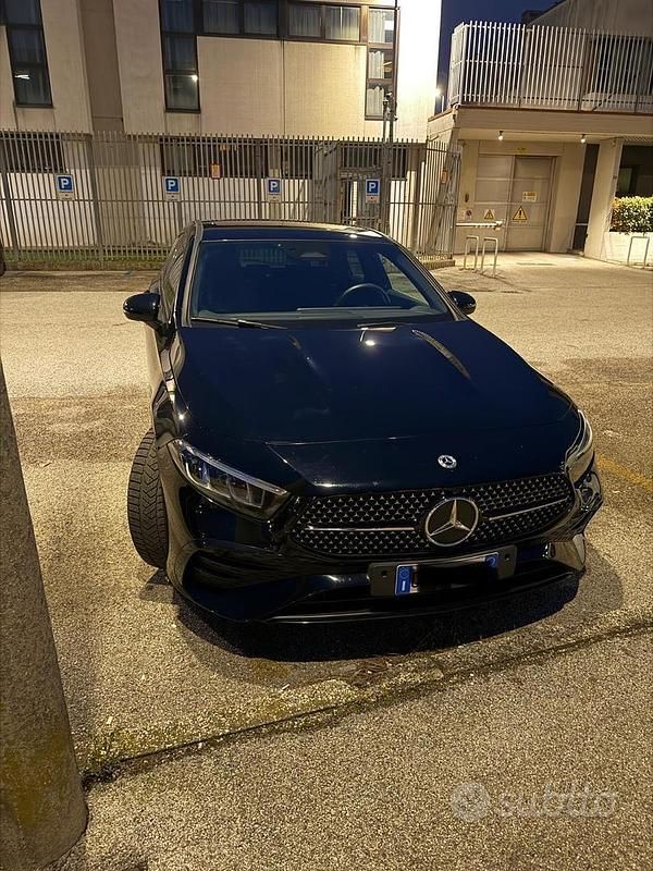 Usata Mercedes A180 Advanced Plus 116 CV (85 kW) 2023 Nero Berlina
